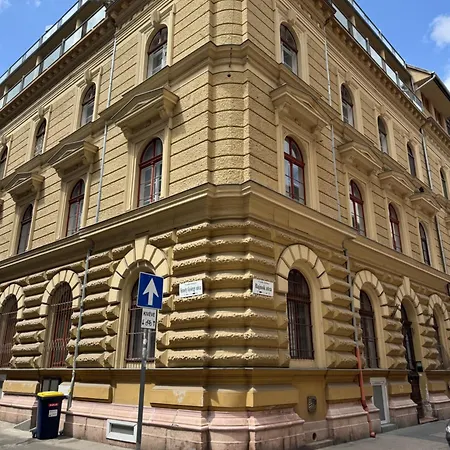 Bajnok Kislakas アパート